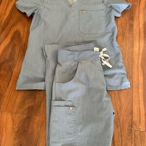 Figs Technical Collection Gray Scrub Top and pants
